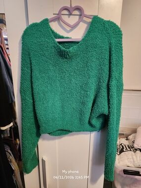 Cozy Women's Green Bouclé Sweater